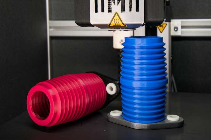 Kunststoffkombinationen in einem Druckvorgang gedruckt: Gummimanschette mit Flansch 